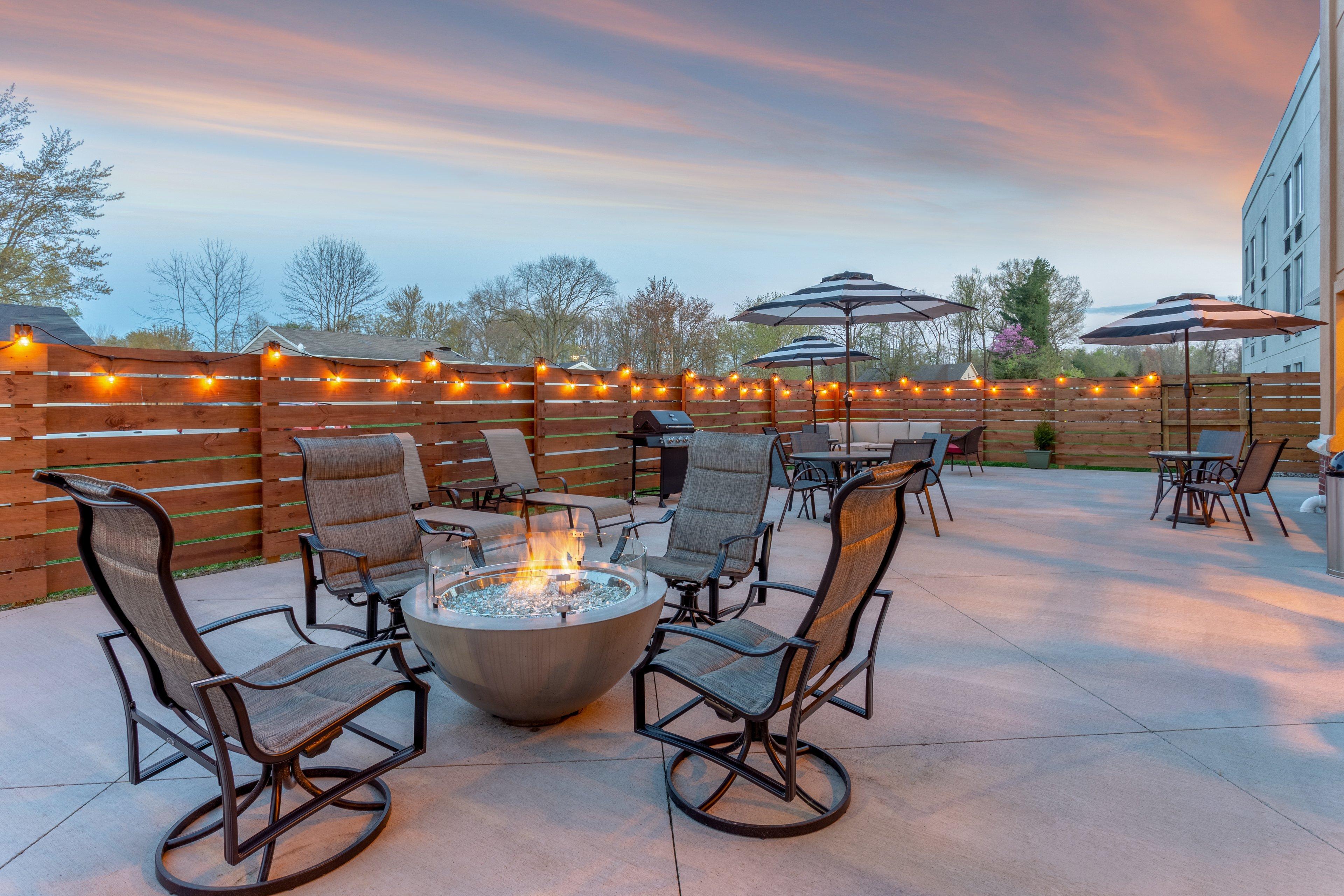 Holiday Inn Express Scottsburg By Ihg Bagian luar foto