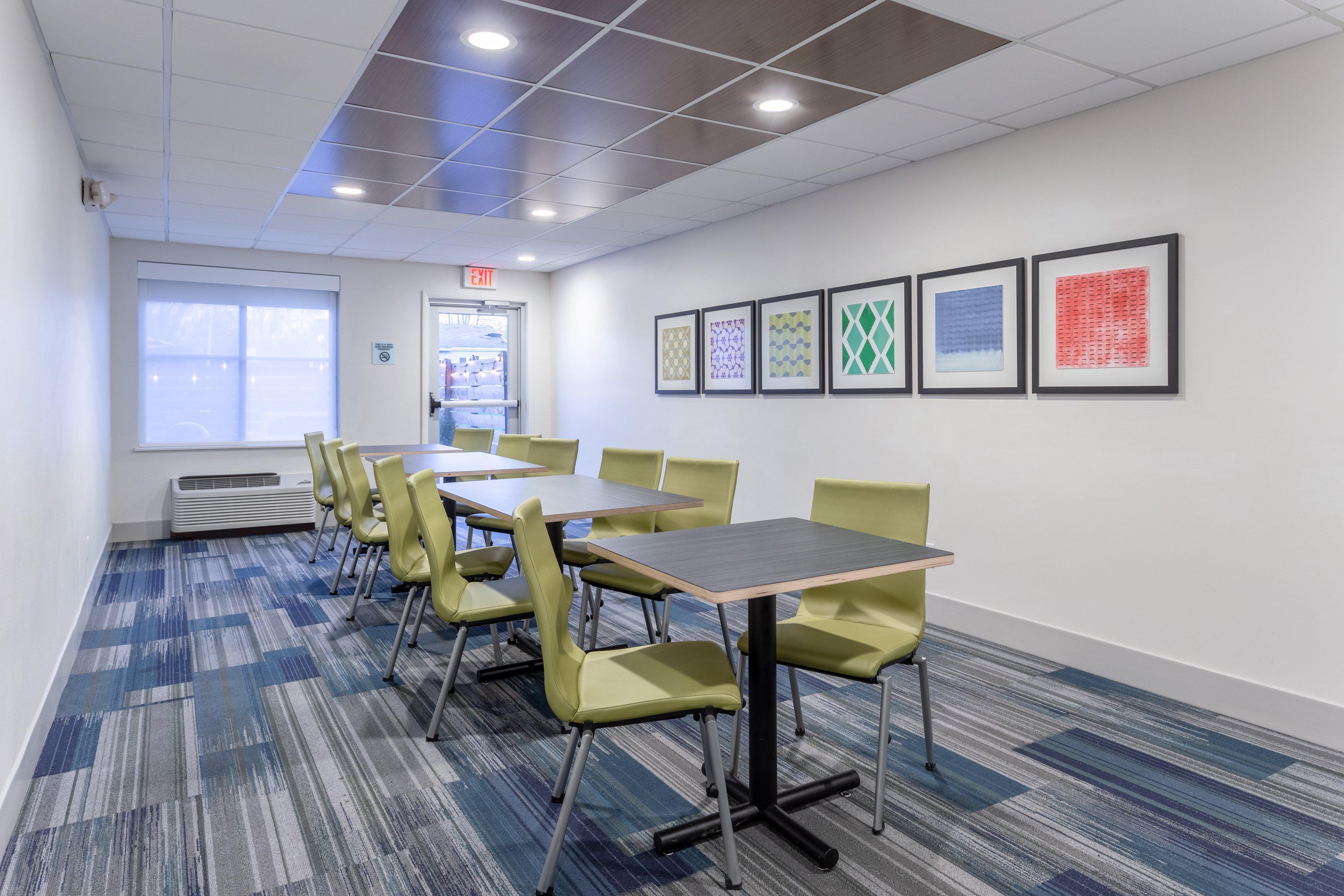 Holiday Inn Express Scottsburg By Ihg Bagian luar foto