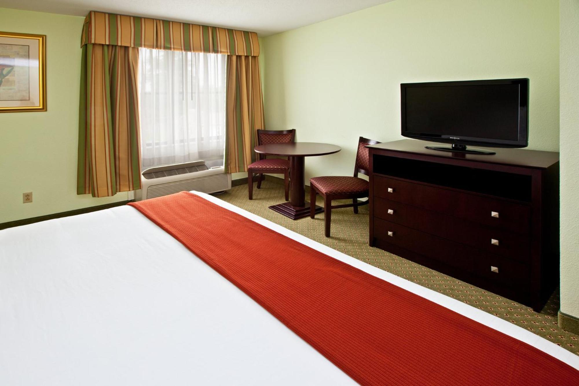 Holiday Inn Express Scottsburg By Ihg Bagian luar foto