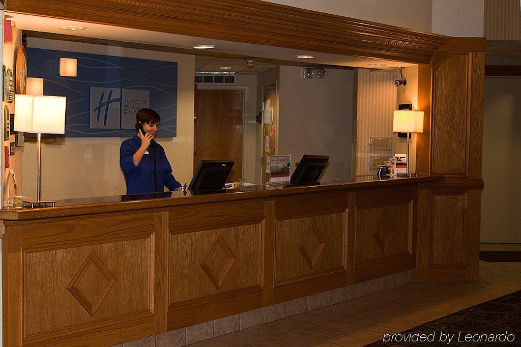 Holiday Inn Express Scottsburg By Ihg Bagian luar foto